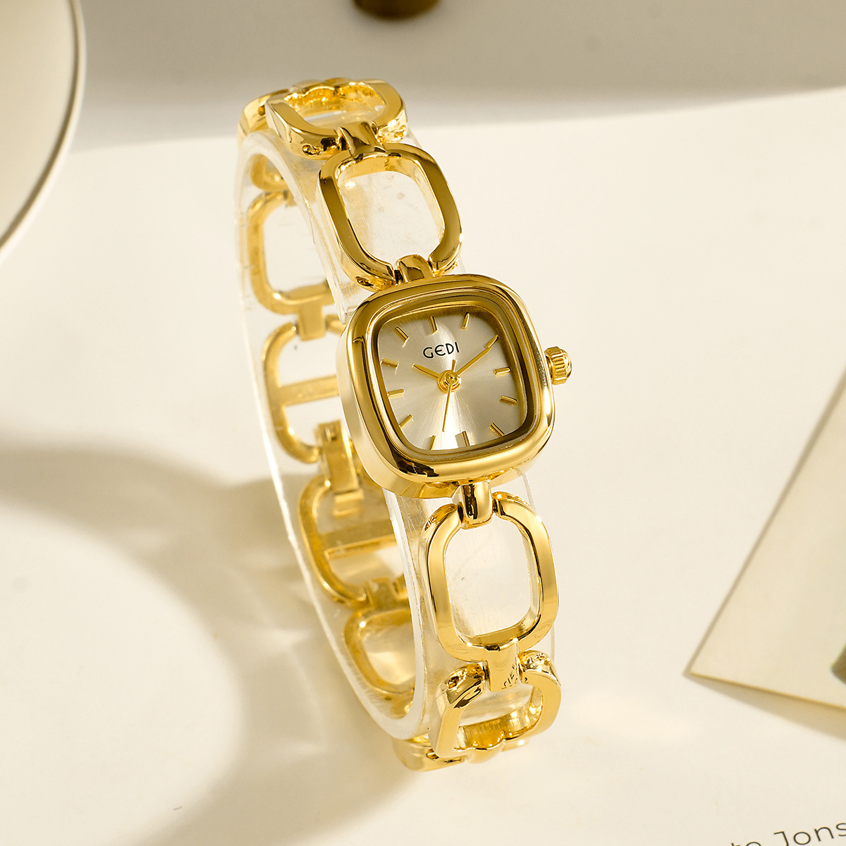 Montres pour femmes de la marq - Luxury Watch List avis et prix